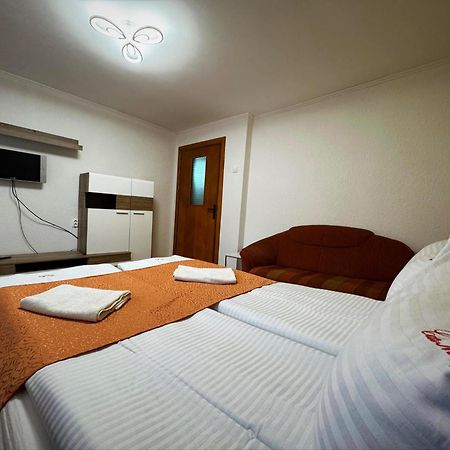Hotel Casa Mary à Haţeg Extérieur photo