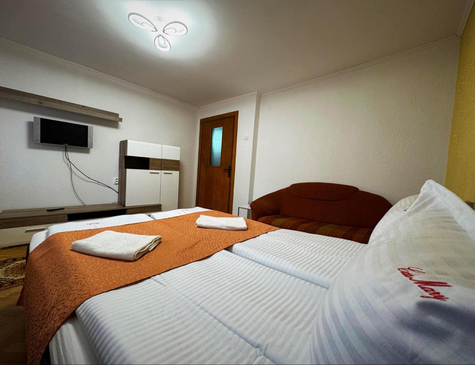 Hotel Casa Mary à Haţeg Extérieur photo